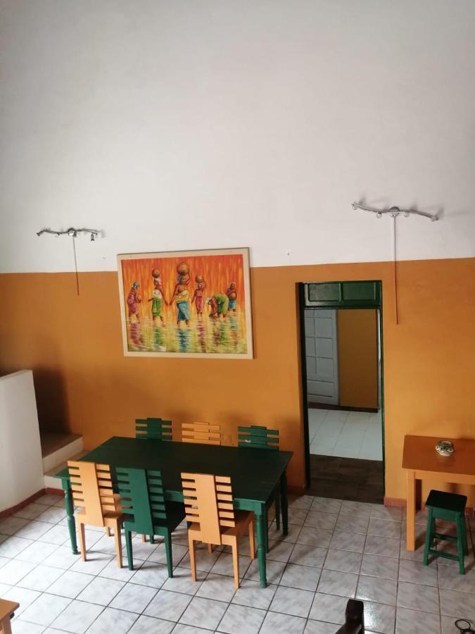 Surf House Hostel Santa Maria Bagian luar foto