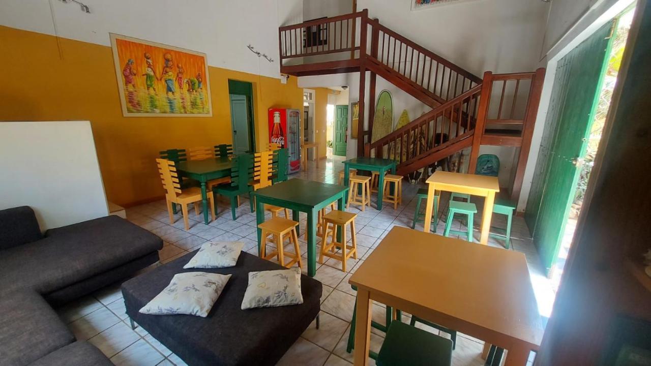 Surf House Hostel Santa Maria Bagian luar foto